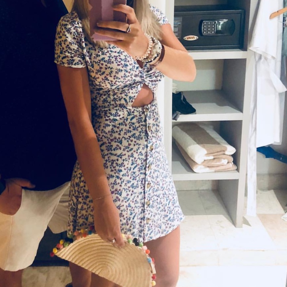 Vestique Floral Dress